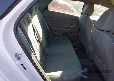 2022 Hyundai Elantra Sel z USA, uszkodzony, nr VIN 5NPLM4AG2NH053748